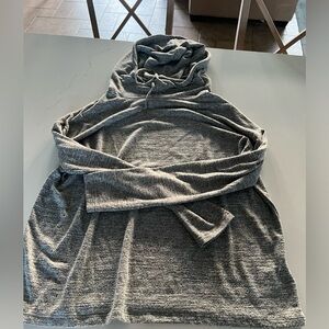 Gap Pullover Sweater Hoodie - Gray